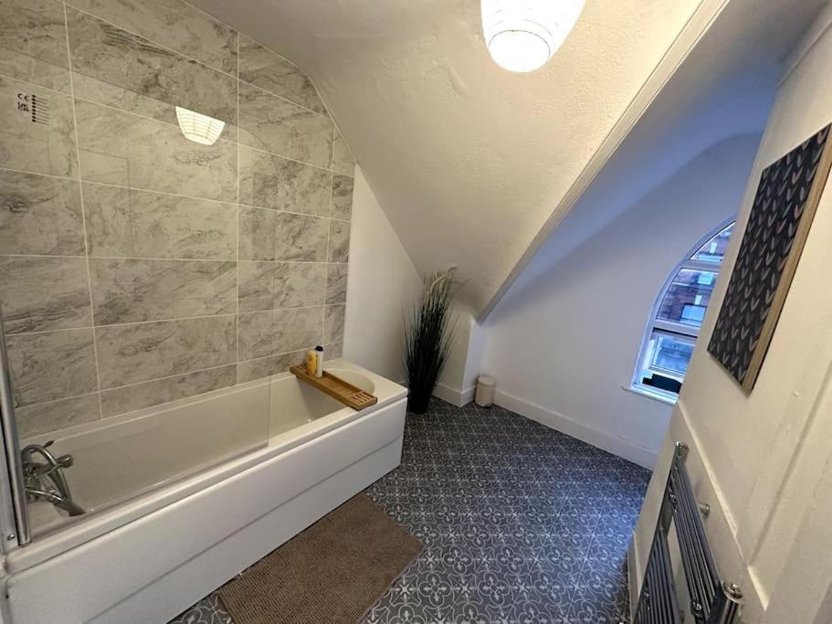 Spectacular 2 Bedroom On Tower Bridge ลอนดอน ภายนอก รูปภาพ